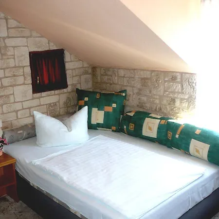 Garden Hotel 3*